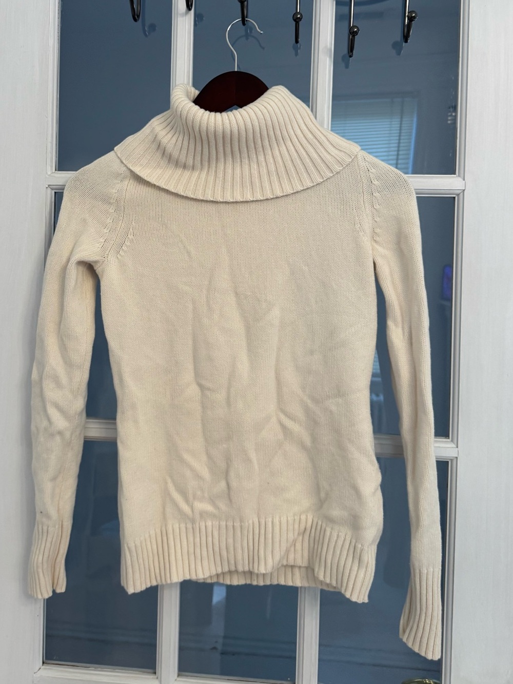 BANANA REPUBLIC Women’s Cream Knot Button Detail Turtleneck Sweater Size S